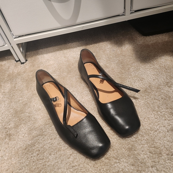 Black Mary Jane Flats - Picture 4 of 6